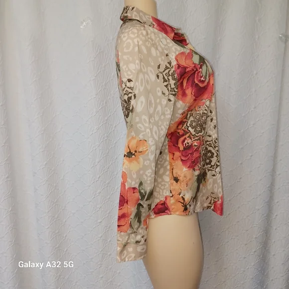 Chico's Women Shirt Size 0 Beige Floral Button Down Shirt - Picture 7 of 15